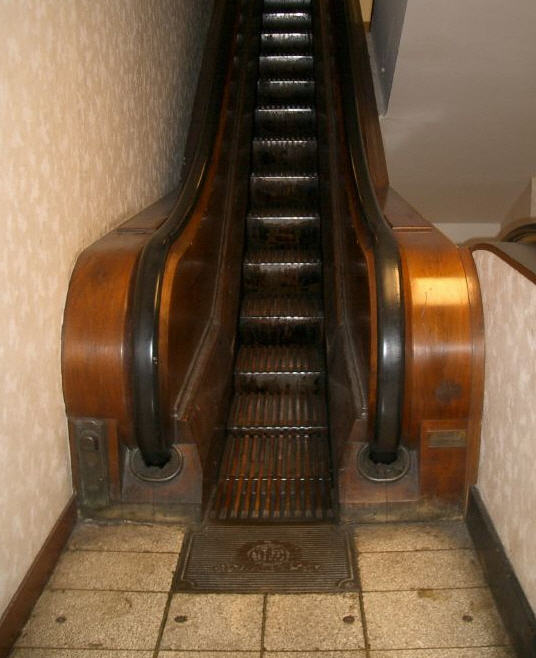  Macy*s wooden escalator Pittsburgh, Pennsylvania U.S.A. 